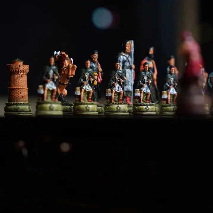 Kişiye Özel Camelot Satranç Takımı, El Boyama, 38 cm