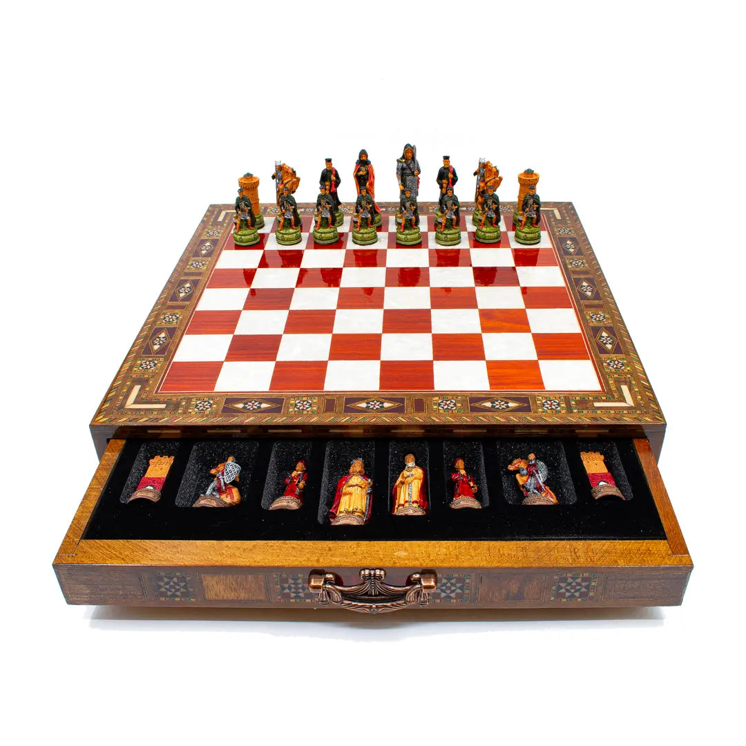 Kişiye Özel Camelot Satranç Takımı, El Boyama, 38 cm
